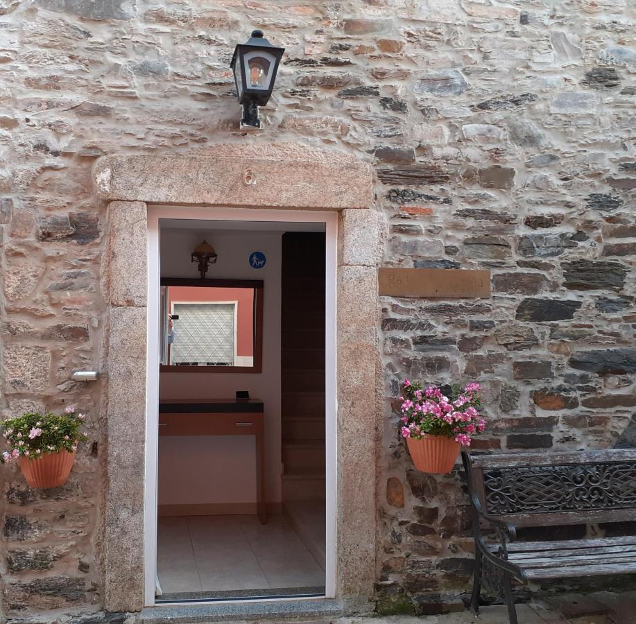 Largo Da Fonte Guest house