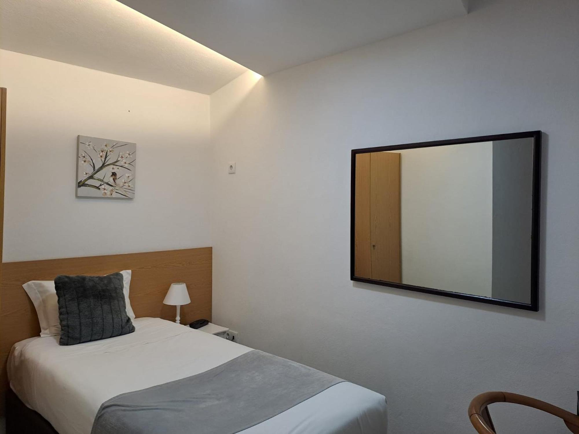 Largo Da Fonte Guest house